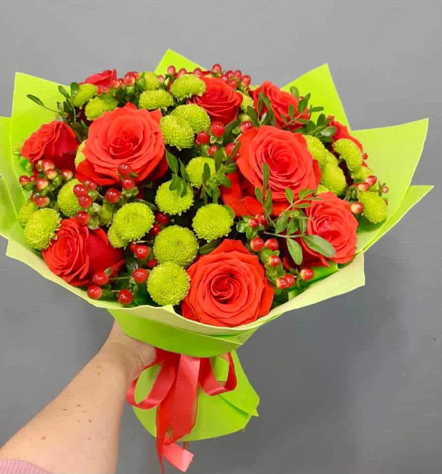 Букет цветов из: Хризантемы и Розы в Электростали