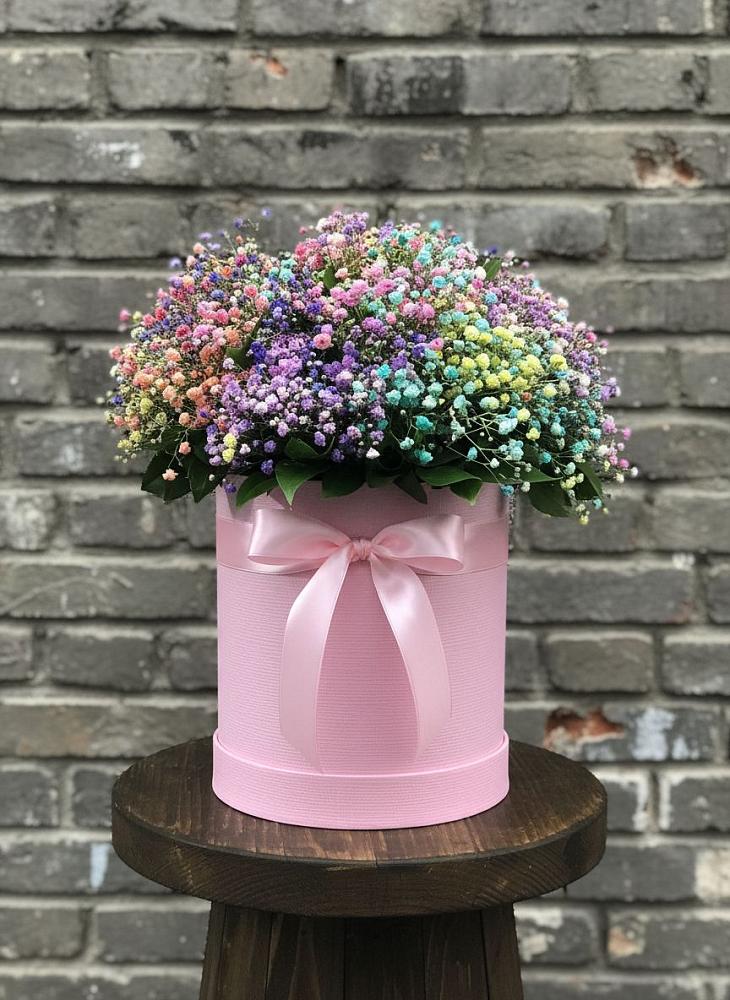 Цветочная композиция из Гипсофила и Розы в шляпной коробке в Электростали