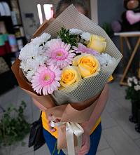 Букет цветов из:  Герберы, Розы и Хризантемы в Электростали