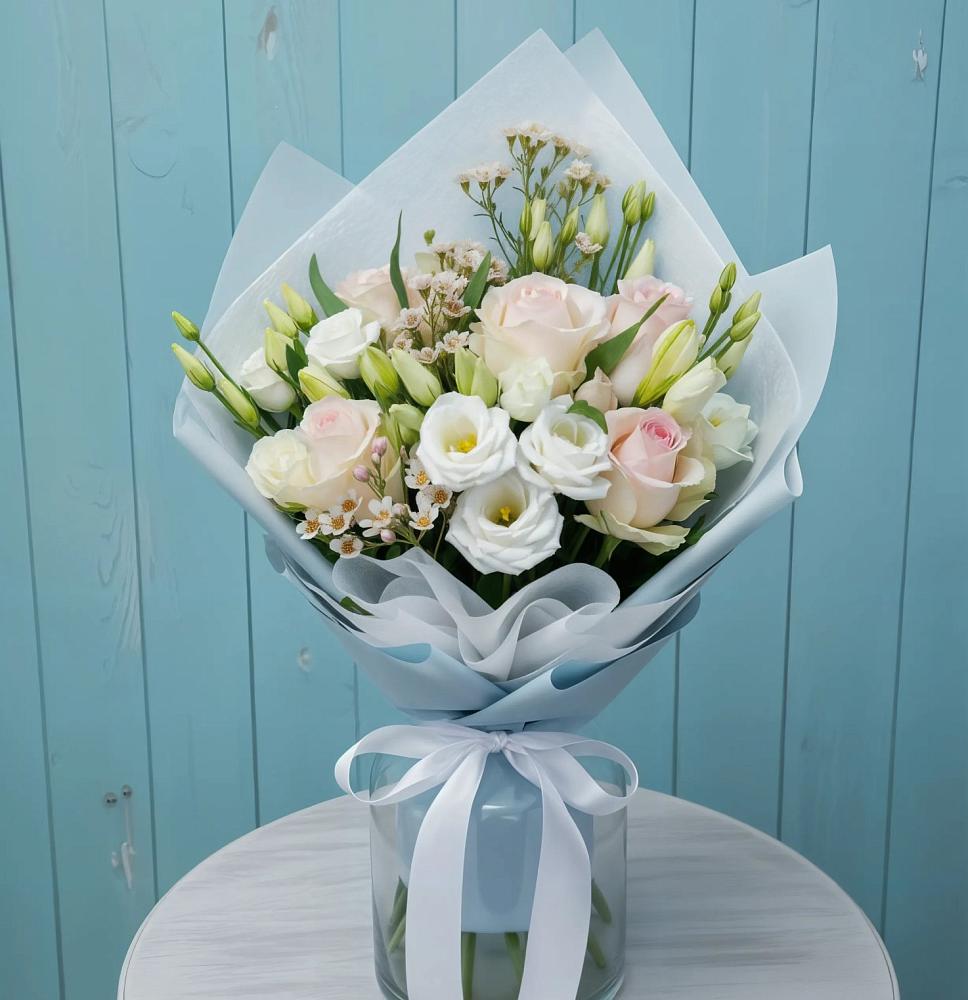 Букет цветов из: Розы и Лизиантусы в Электростали