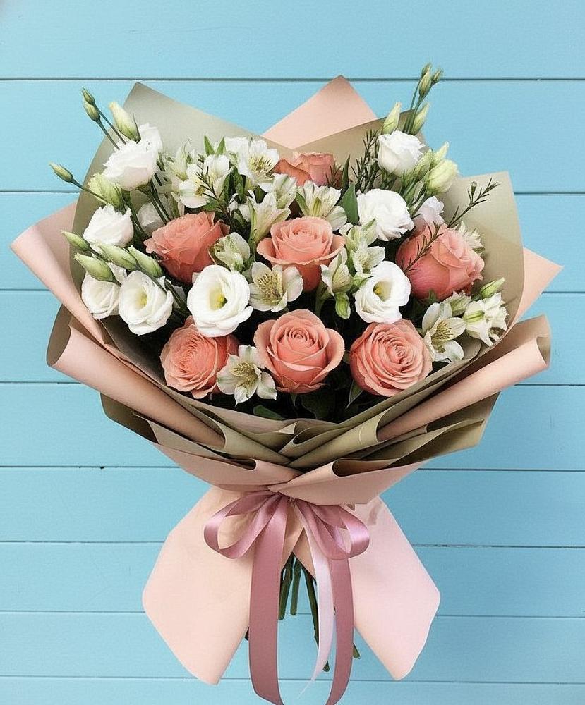 Букет цветов из: Розы, Альстромерии и Лизиантусы в Электростали