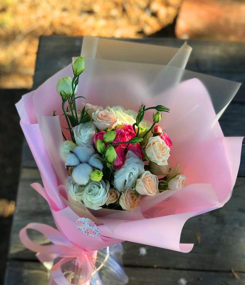 Букет цветов из: Розы и Лизиантусы в Электростали