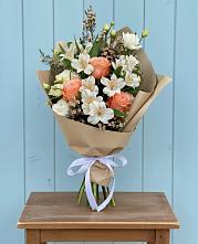 Букет цветов из:  Альстромерии, Лизиантусы, Розы и Хризантемы в Электростали