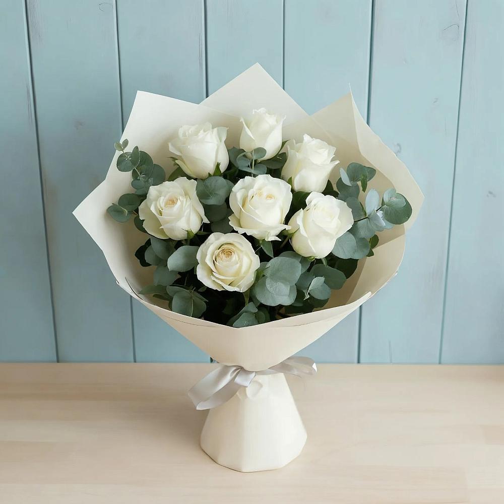 Букет Белые розы в Эвкалипте в Электростали