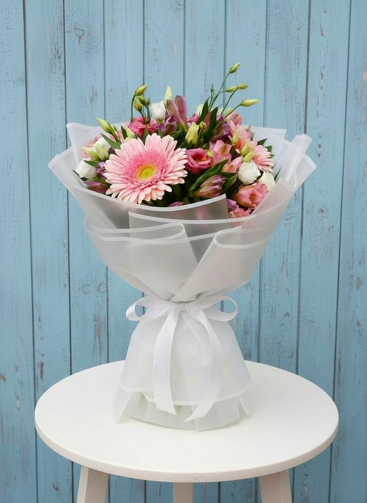 Букет цветов из: Герберы, Альстромерии и Лизиантусы в Электростали