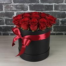 Цветочная композиция из Розы в шляпной коробке в Электростали