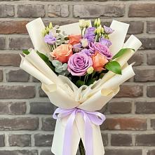 Букет цветов из:  Лизиантусы и Розы в Электростали