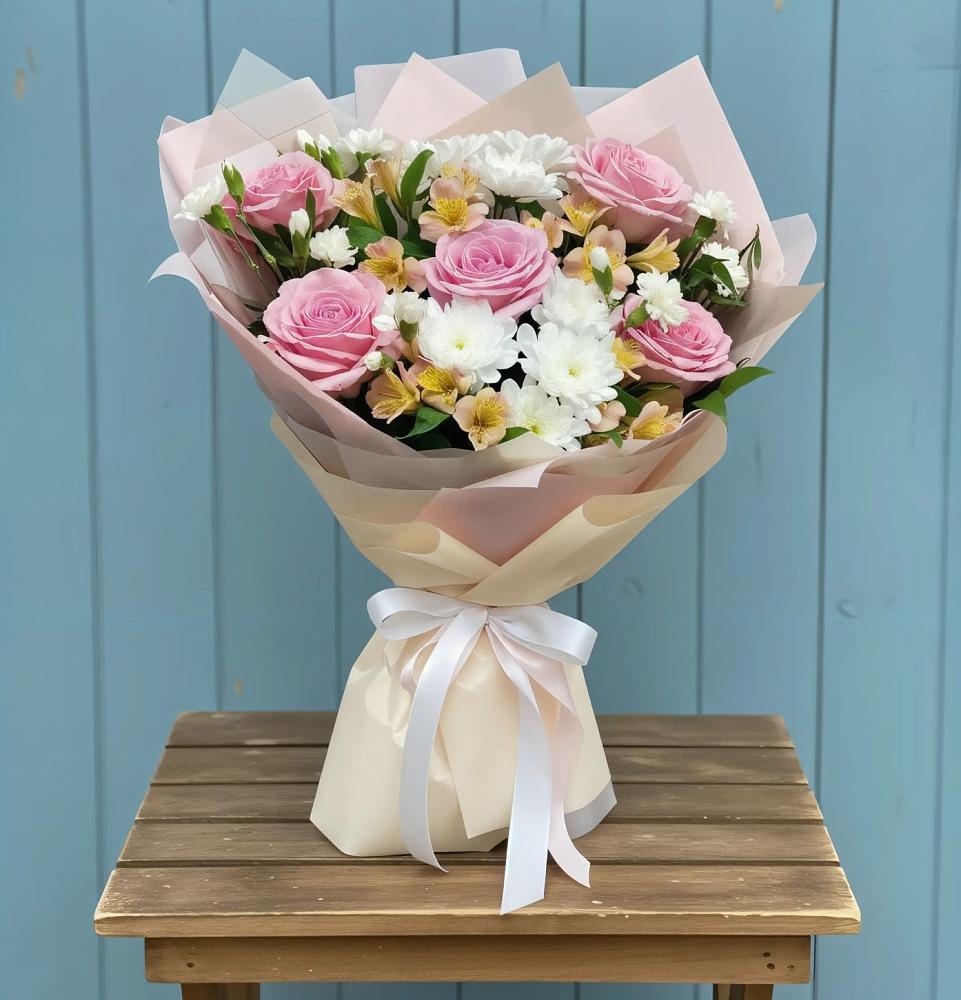 Букет цветов из: Гвоздики, Орхидеи и Розы в Электростали