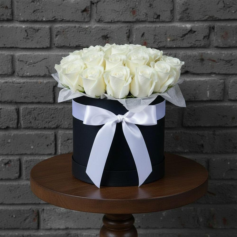 Цветочная композиция из Розы в шляпной коробке в Электростали