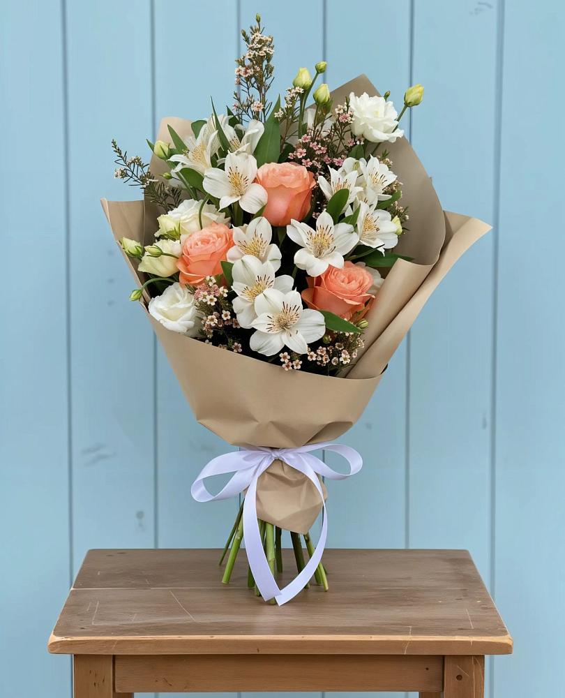 Букет цветов из: Альстромерии, Лизиантусы, Розы и Хризантемы в Электростали