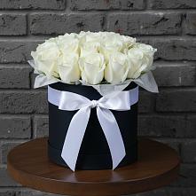 Цветочная композиция из Розы в шляпной коробке в Электростали