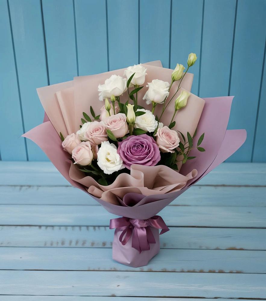 Букет цветов из: Розы и Лизиантусы в Электростали